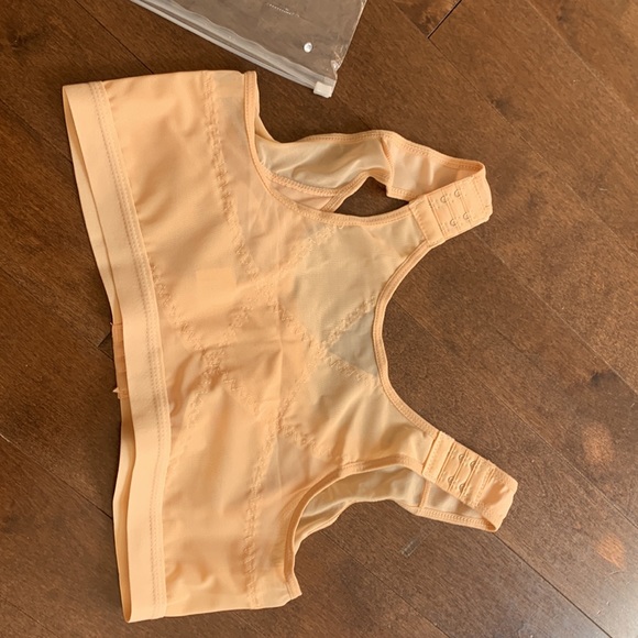 Brand new! Adjustable CurveBra - Picture 9 of 9